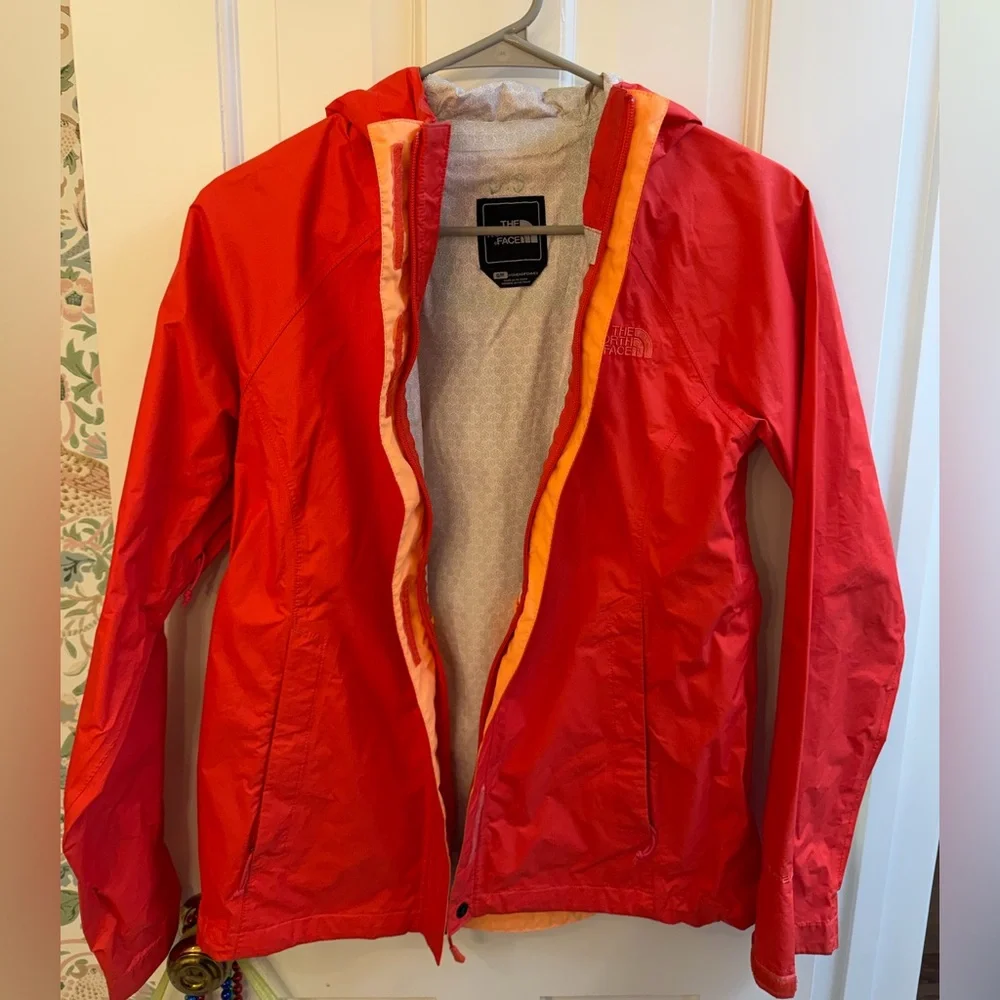 The North Face Raincoat - Picture 5 of 7